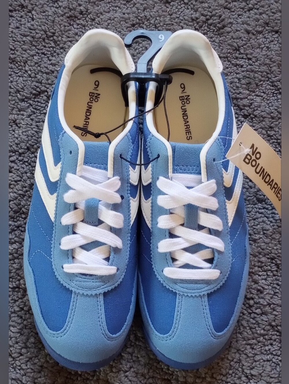 NWT No Boundaries Blue & White Retro Lace Up Jogger Sneakers, Size 9 & 8.5